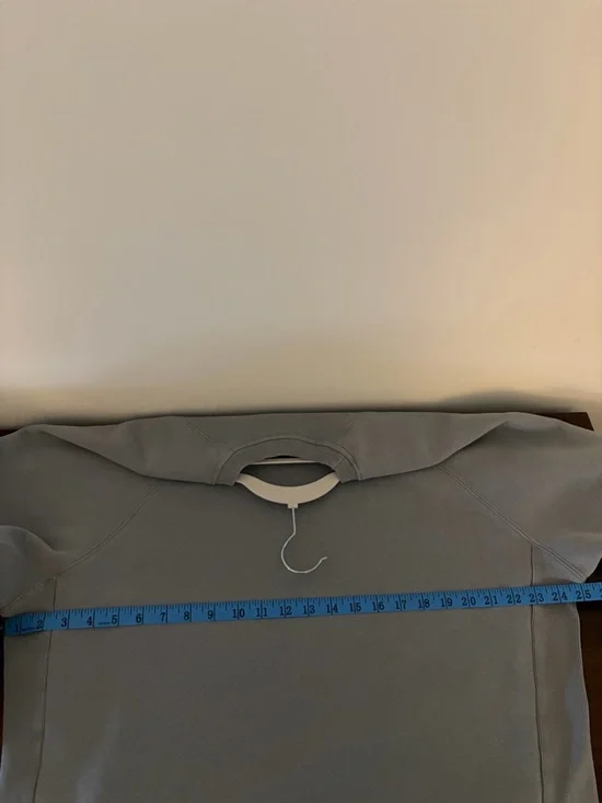 Vuori Women’s Oversized Crewneck Sweatshirt~ size M - Picture 7 of 8